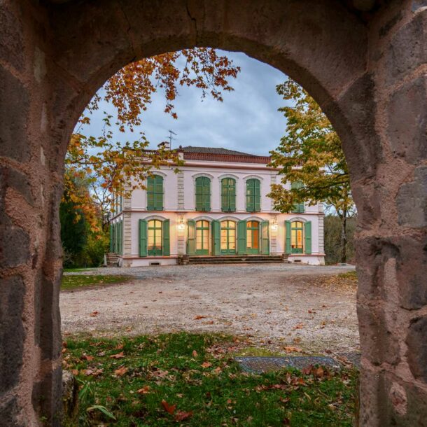 Salle de réunion aménagée dans le château