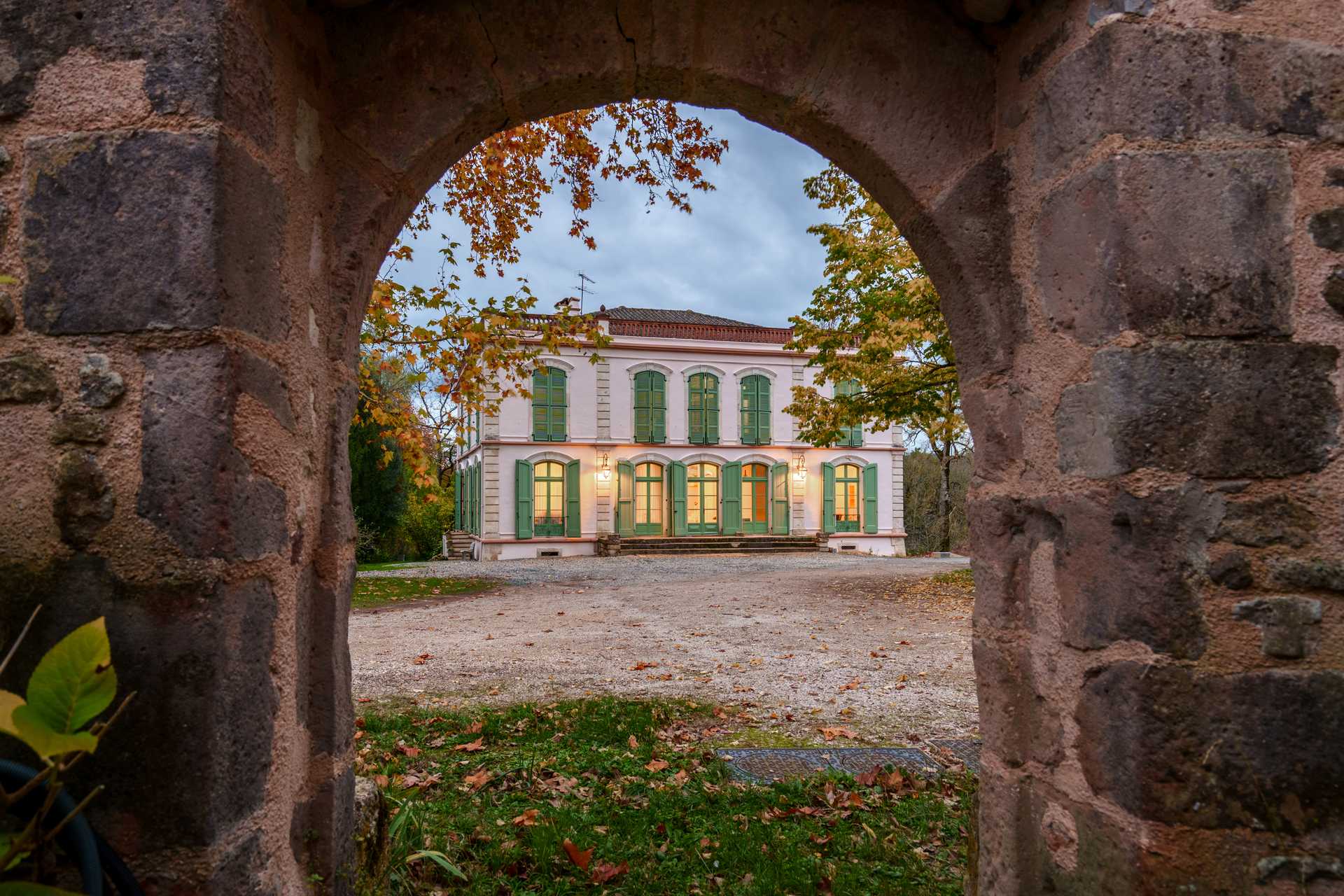 Salle de réunion aménagée dans le château