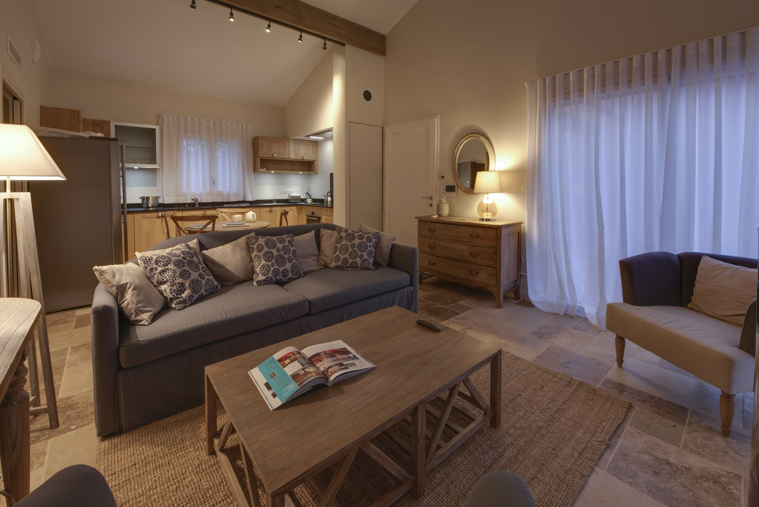 Intérieur lumineux de villa
